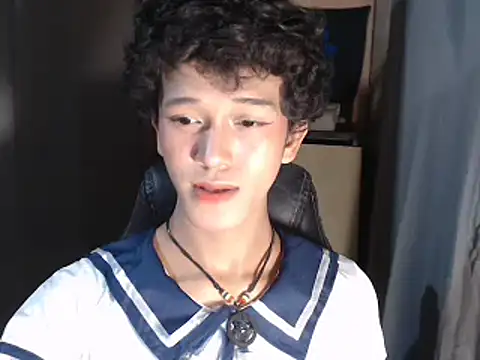 Snapshot of kenbigcockxx chatting on October 4, 9:40 am kenbigcockxx online show from October 4, 9:40 am