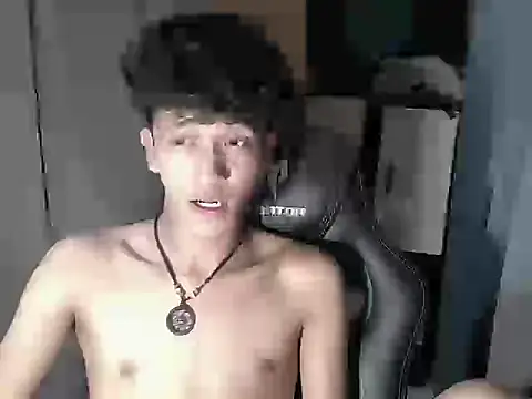 Snapshot of kenbigcockxx chatting on October 22, 6:46 am kenbigcockxx online show from October 22, 6:46 am