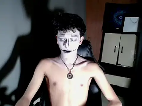 Snapshot of kenbigcockxx chatting on November 1, 4:20 pm kenbigcockxx online show from November 1, 4:20 pm