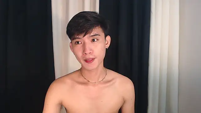 Snapshot of asian_dai chatting on October 1, 10:21 am asian dai online show from October 1, 10:21 am