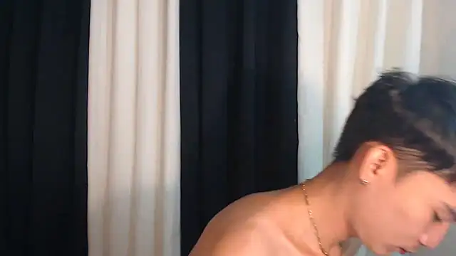 Snapshot of asian_dai chatting on October 21, 4:35 am asian dai online show from October 21, 4:35 am