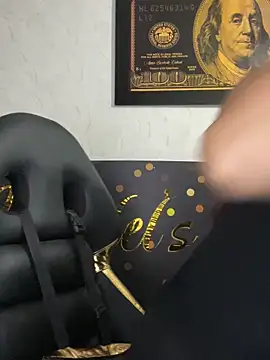 candy  fox  online show from October 5, 12:58 pm