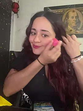 candy  fox  online show from October 18, 9:15 pm