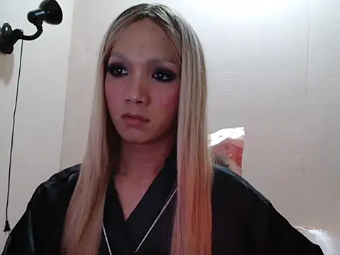 Snapshot of marry_on_croxx chatting on October 11, 1:05 am marry on croxx online show from October 11, 1:05 am