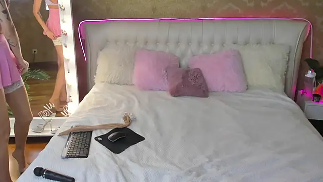 RosieBlossom online show from September 16, 5:25 pm