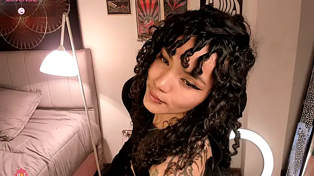 Snapshot of Nati____ chatting on December 17, 4:29 am Nati online show from December 17, 4:29 am