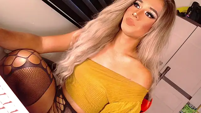 SissifyMeNow online show from March 20, 3:22 am