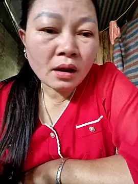 yoowwmr online show from December 2, 3:01 am