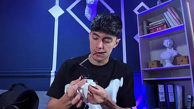 etham wolf  online show from October 2, 12:23 pm