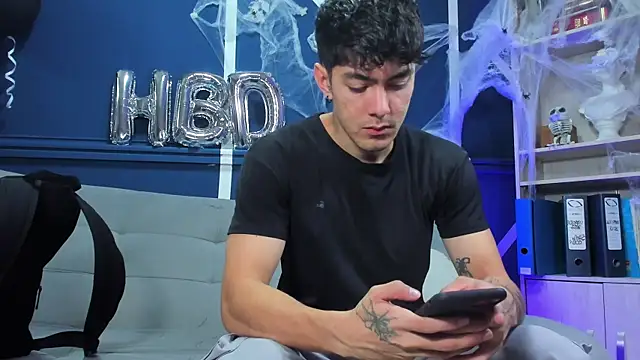 etham wolf  online show from October 31, 1:12 pm