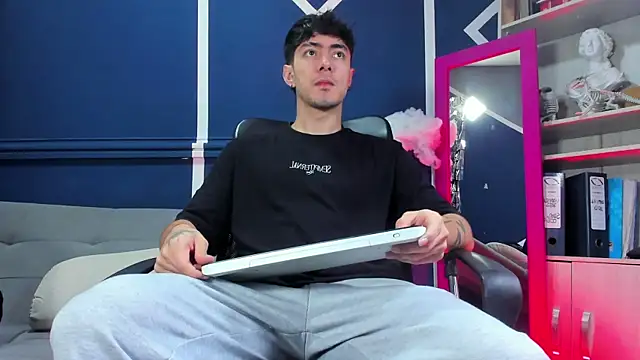 etham wolf  online show from November 28, 12:41 pm