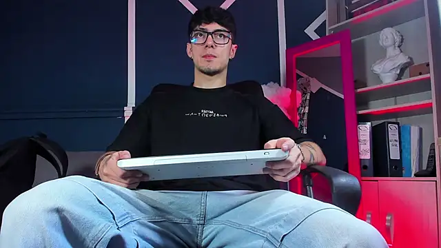 etham wolf  online show from December 1, 3:50 pm