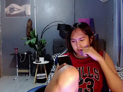 Snapshot of urtranspinay chatting on November 28, 8:55 pm urtranspinay online show from November 28, 8:55 pm