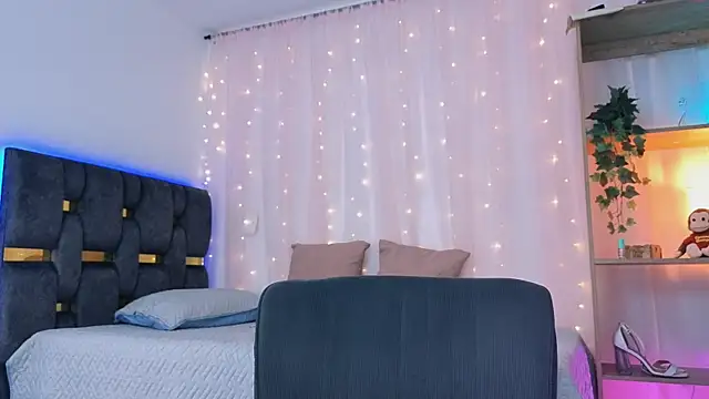 anitaglow online show from October 12, 3:55 pm