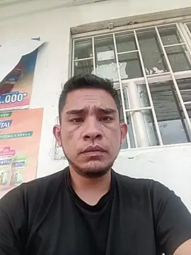 Snapshot of Andreshot911 chatting on October 25, 8:58 pm Andreshot911 online show from October 25, 8:58 pm