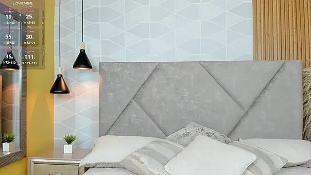 Snapshot of Jade_Whisper chatting on October 22, 1:28 am Jade Whisper online show from October 22, 1:28 am