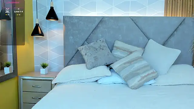 Snapshot of Jade_Whisper chatting on November 20, 1:28 am Jade Whisper online show from November 20, 1:28 am