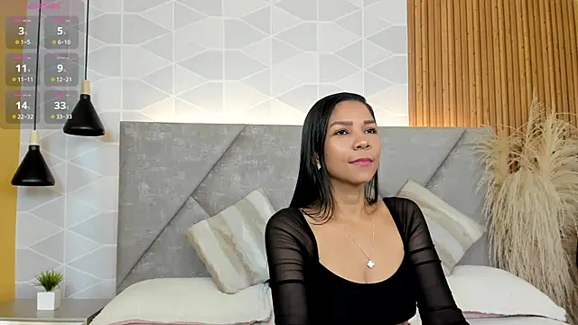 Snapshot of Jade_Whisper chatting on December 14, 1:33 am Jade Whisper online show from December 14, 1:33 am