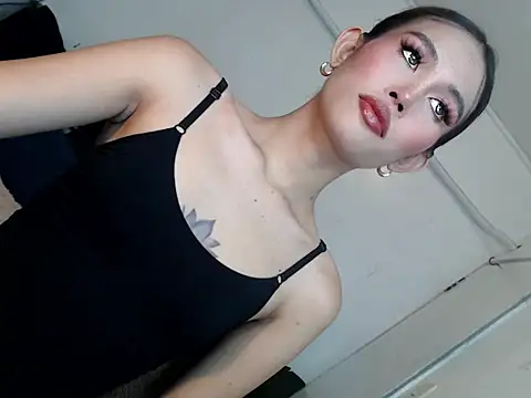 Snapshot of Beautiful_Mistakexxx chatting on November 7, 3:39 am Beautiful Mistakexxx online show from November 7, 3:39 am