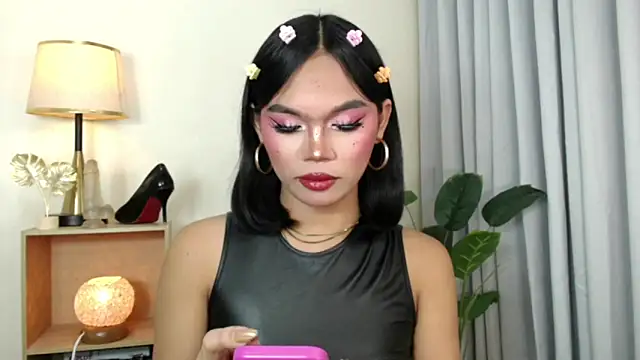 miyaa Moore online show from November 12, 9:53 am