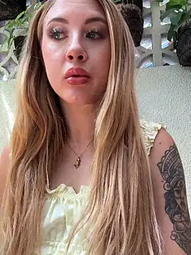 Snapshot of asraifae chatting on October 24, 6:10 am asraifae online show from October 24, 6:10 am