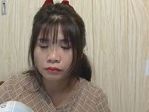 Snapshot of Ori299 chatting on November 24, 9:42 am Ori299 online show from November 24, 9:42 am