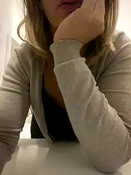 Snapshot of Veryvery30 chatting on November 8, 3:56 pm Veryvery30 online show from November 8, 3:56 pm