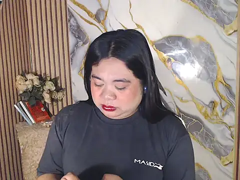 Im ur mother online show from April 9, 10:09 am