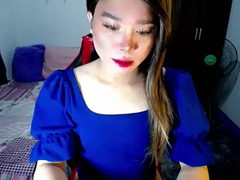 Urassiansweetcummer online show from October 15, 2:22 am