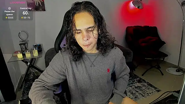 Snapshot of Maximiliano_scoott__ chatting on November 28, 6:54 pm Maximiliano scoott online show from November 28, 6:54 pm