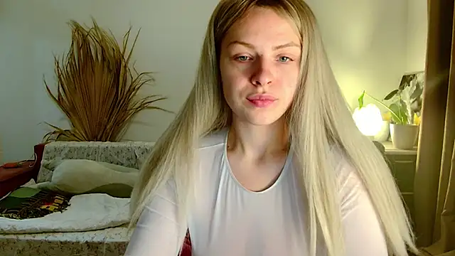 Snapshot of babylilly00 chatting on November 18, 5:17 pm babylilly00 online show from November 18, 5:17 pm