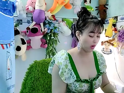 emgaixinhngoan online show from October 19, 12:39 pm