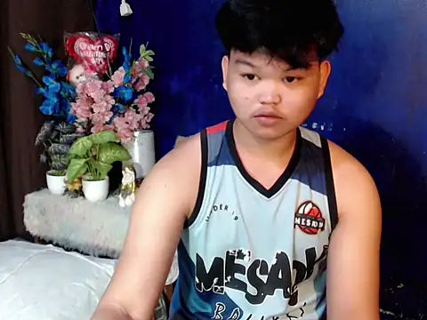 Reynelcock online show from March 19, 8:02 pm