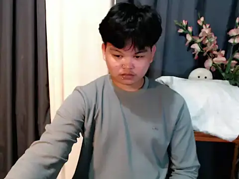 Reynelcock online show from April 3, 9:40 am