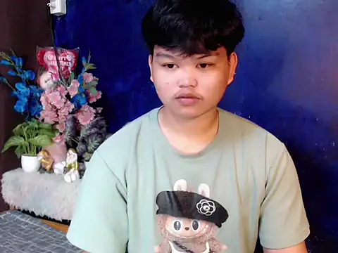 Reynelcock online show from April 8, 8:14 am