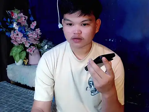 Reynelcock online show from April 15, 4:25 pm