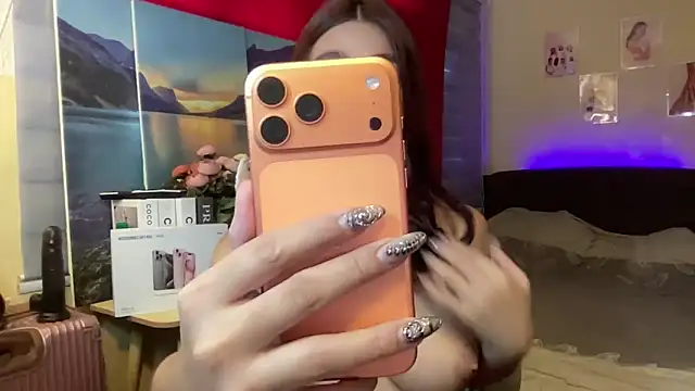 Snapshot of CassieXMarga chatting on October 29, 4:37 am CassieXMarga online show from October 29, 4:37 am