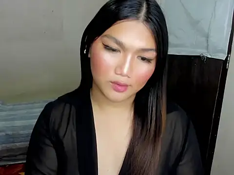 Snapshot of Lou_heart chatting on October 22, 3:56 pm Lou heart online show from October 22, 3:56 pm