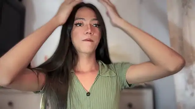 slimladyxoxo online show from December 22, 7:11 pm