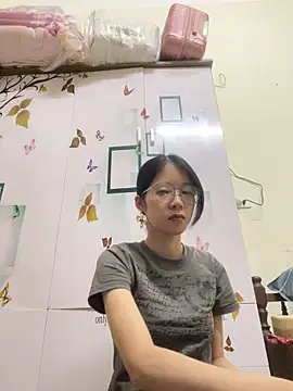 Snapshot of meomeo2k6 chatting on October 28, 1:47 pm meomeo2k6 online show from October 28, 1:47 pm