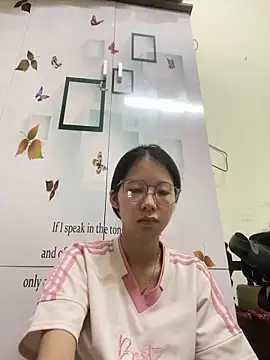 Snapshot of meomeo2k6 chatting on October 30, 1:56 pm meomeo2k6 online show from October 30, 1:56 pm