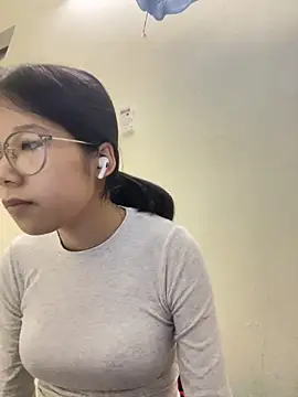 Snapshot of meomeo2k6 chatting on November 7, 6:24 am meomeo2k6 online show from November 7, 6:24 am