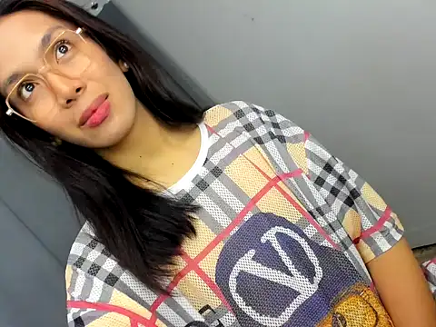 lucyshanex online show from November 8, 4:34 am