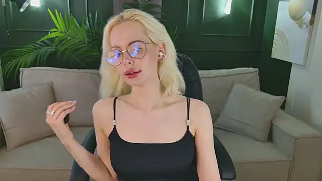 Snapshot of Mary_Lane_ chatting on May 27, 12:57 pm Mary Lane online show from May 27, 12:57 pm