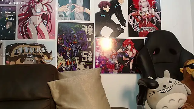 Snapshot of Cleogh_ chatting on September 24, 8:23 pm Cleogh online show from September 24, 8:23 pm