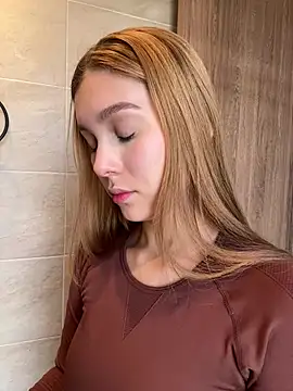 Nikii   online show from January 19, 4:00 pm