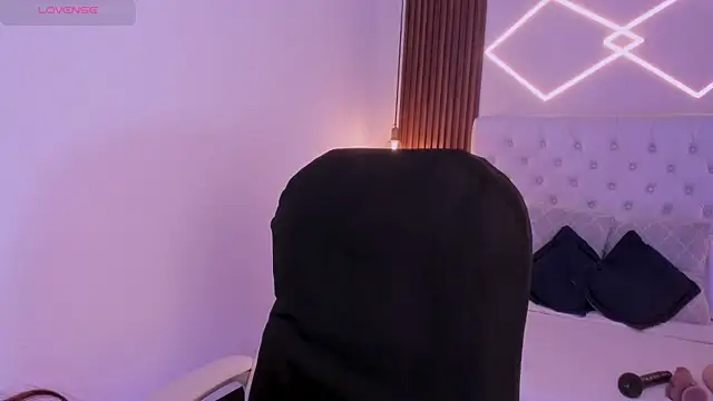 Miiaa jones online show from April 10, 6:01 pm