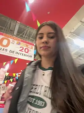 Snapshot of Isabella21_ chatting on February 10, 12:48 am Isabella21 online show from February 10, 12:48 am