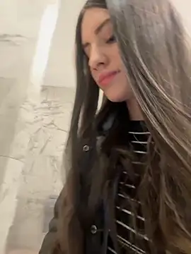 Snapshot of Isabella21_ chatting on February 12, 12:16 am Isabella21 online show from February 12, 12:16 am