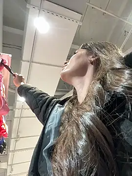 Snapshot of Isabella21_ chatting on February 14, 11:45 pm Isabella21 online show from February 14, 11:45 pm